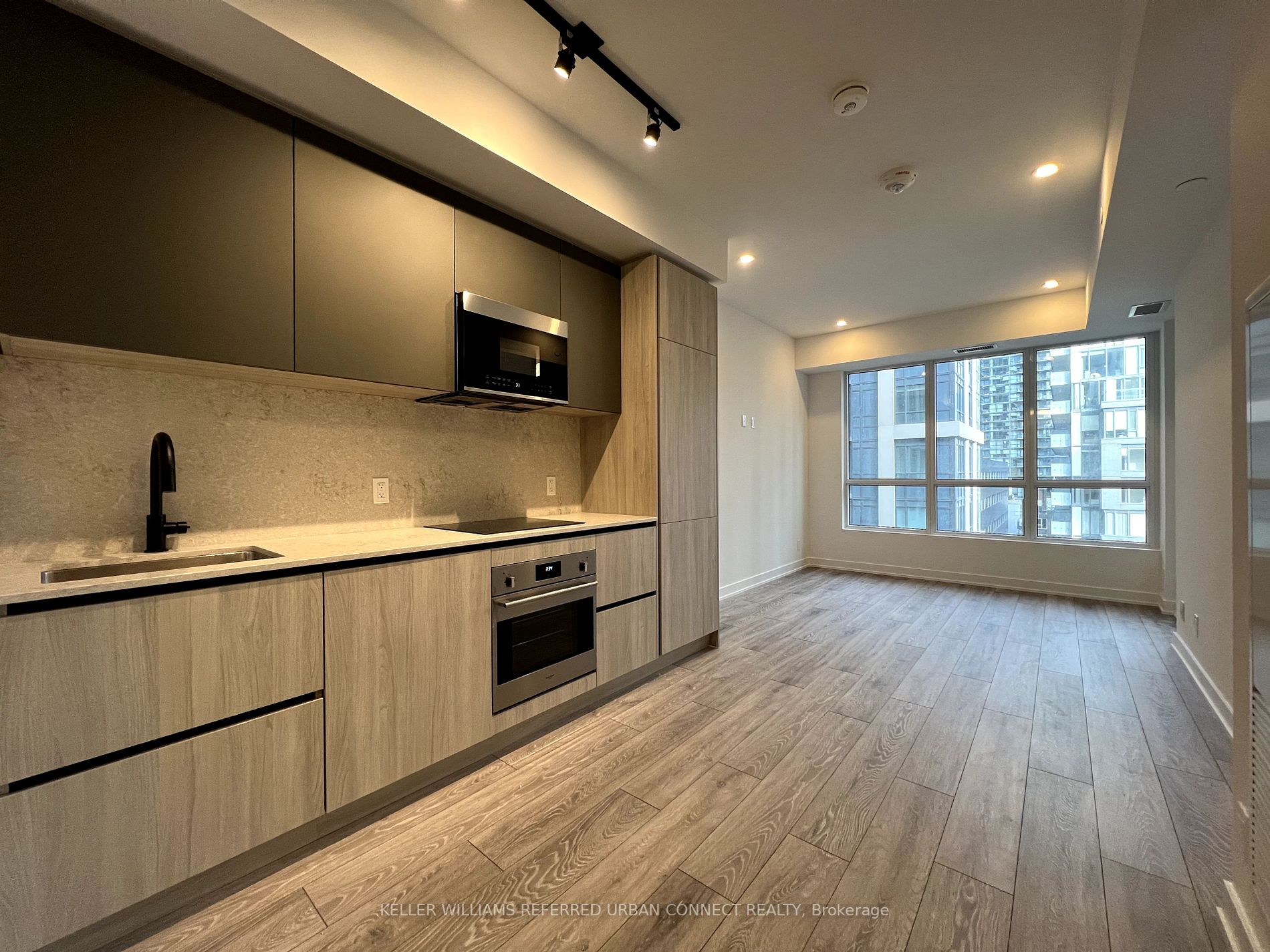 108 Peter Street #1113