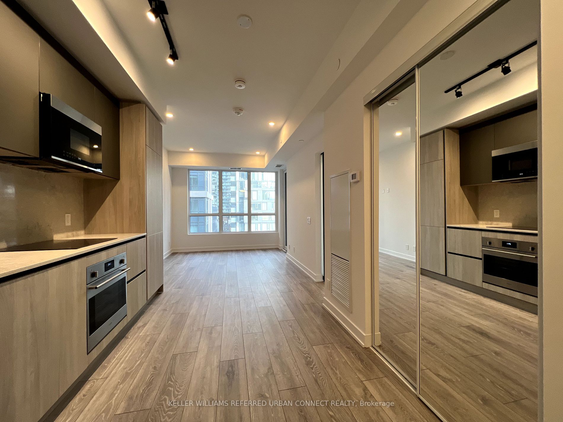108 Peter Street #1113