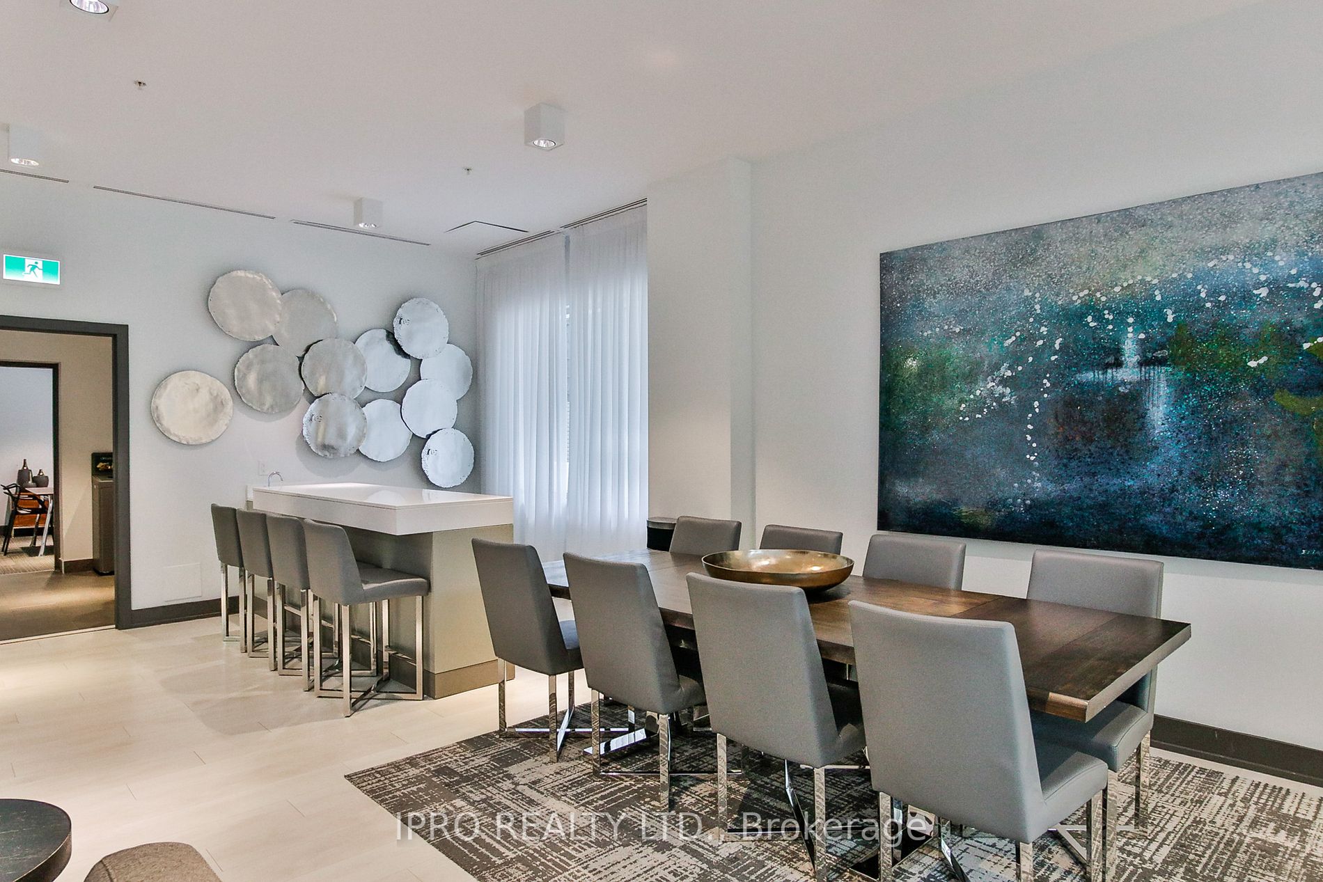 68 Merton Street, #516
