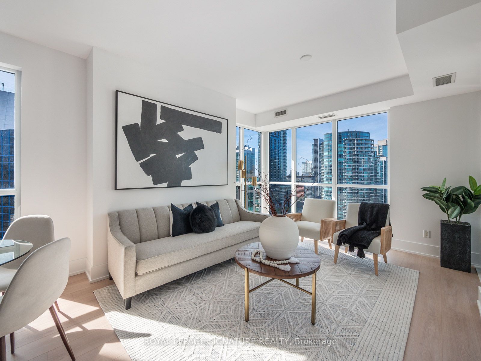 300 Front St W, #2012
