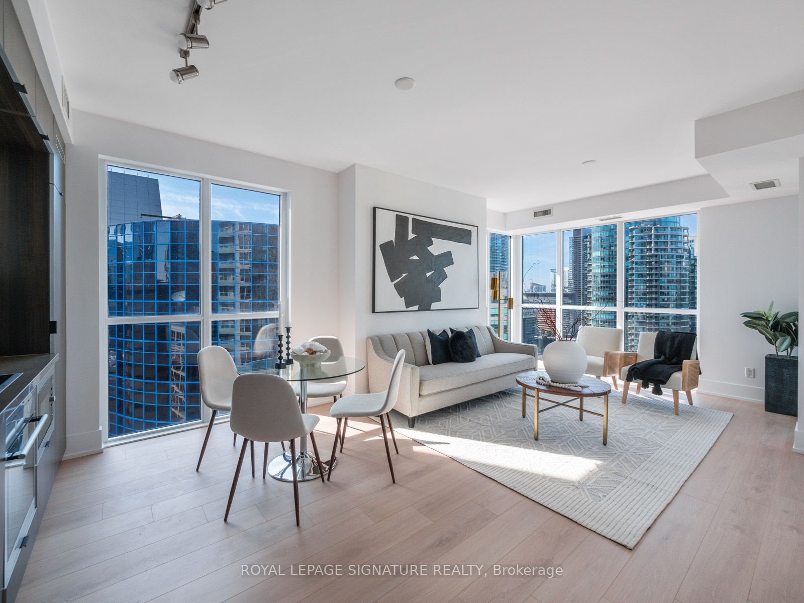 300 Front St W, #2012