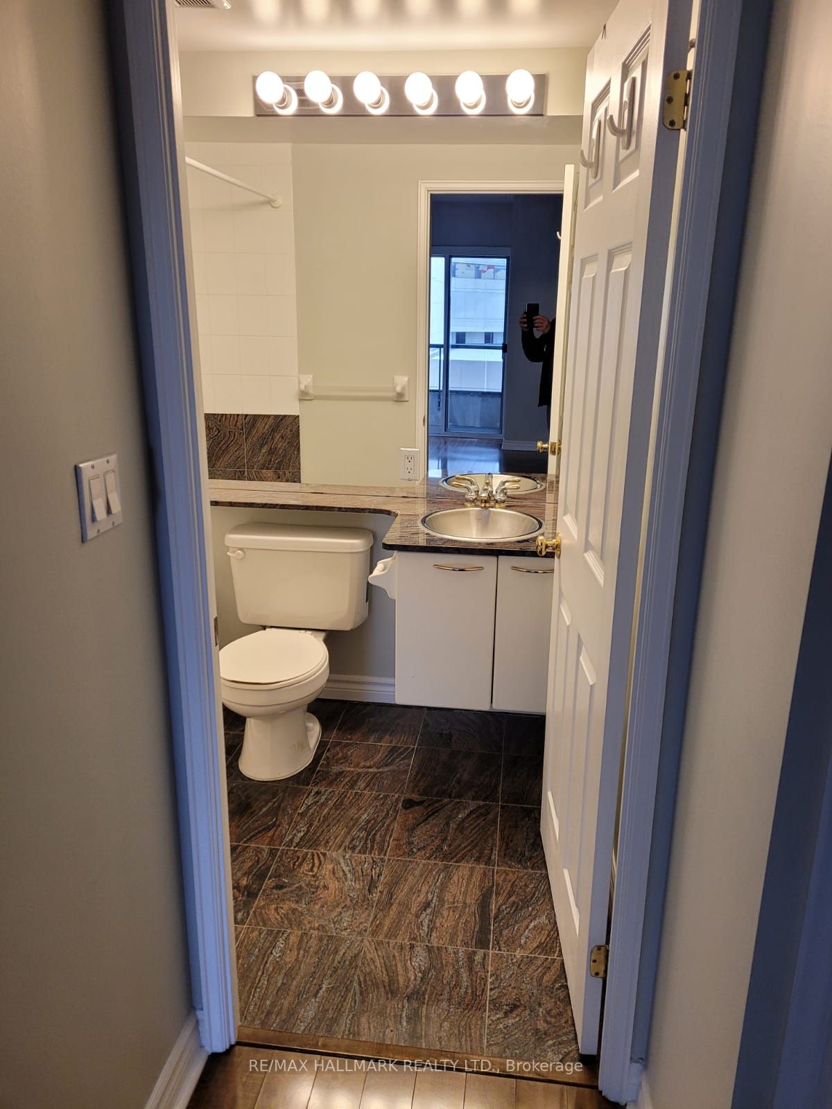 55 Bloor Street E, #1203