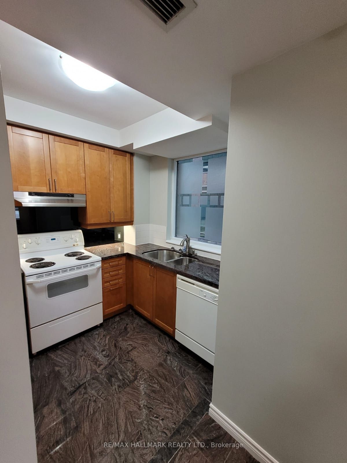 55 Bloor Street E, #1203