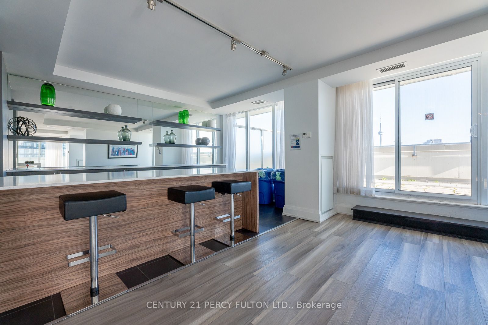 125 Western Battery Rd, #2210
