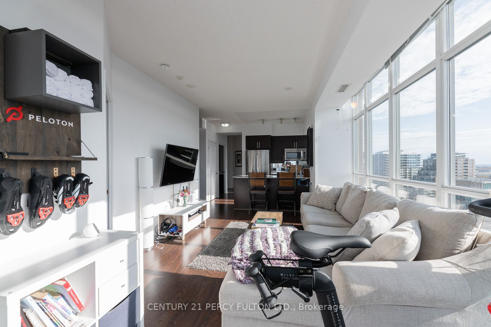 125 Western Battery Rd, #2210