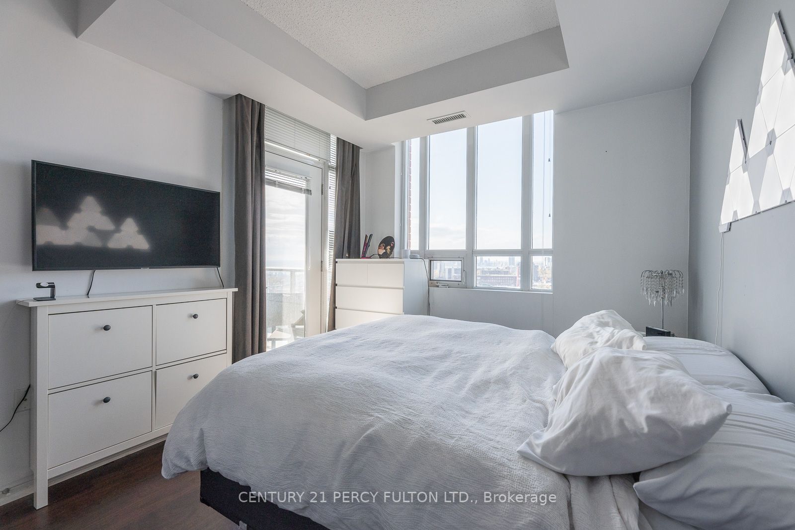 125 Western Battery Rd, #2210
