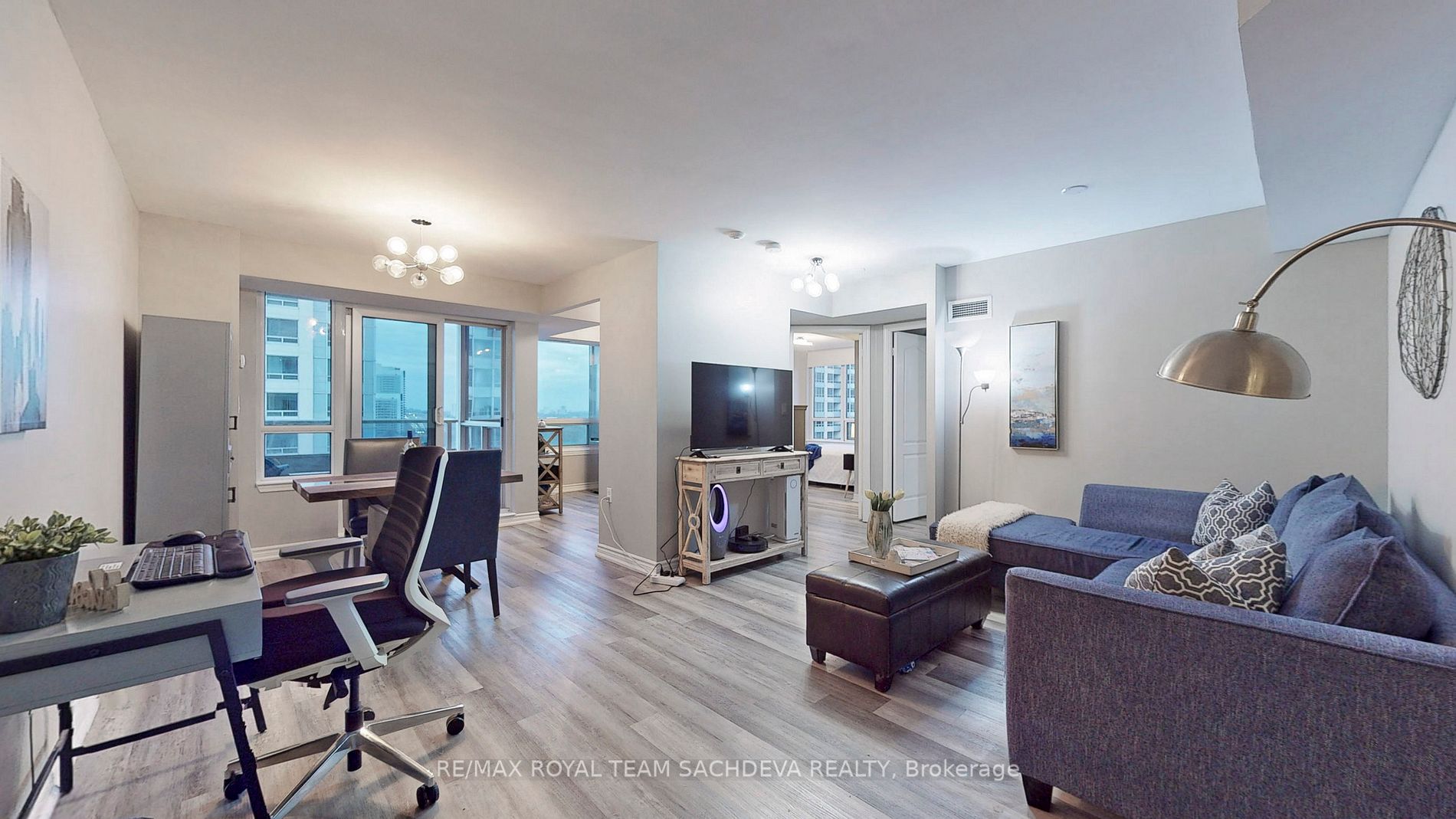 2 Rean Dr, #1208