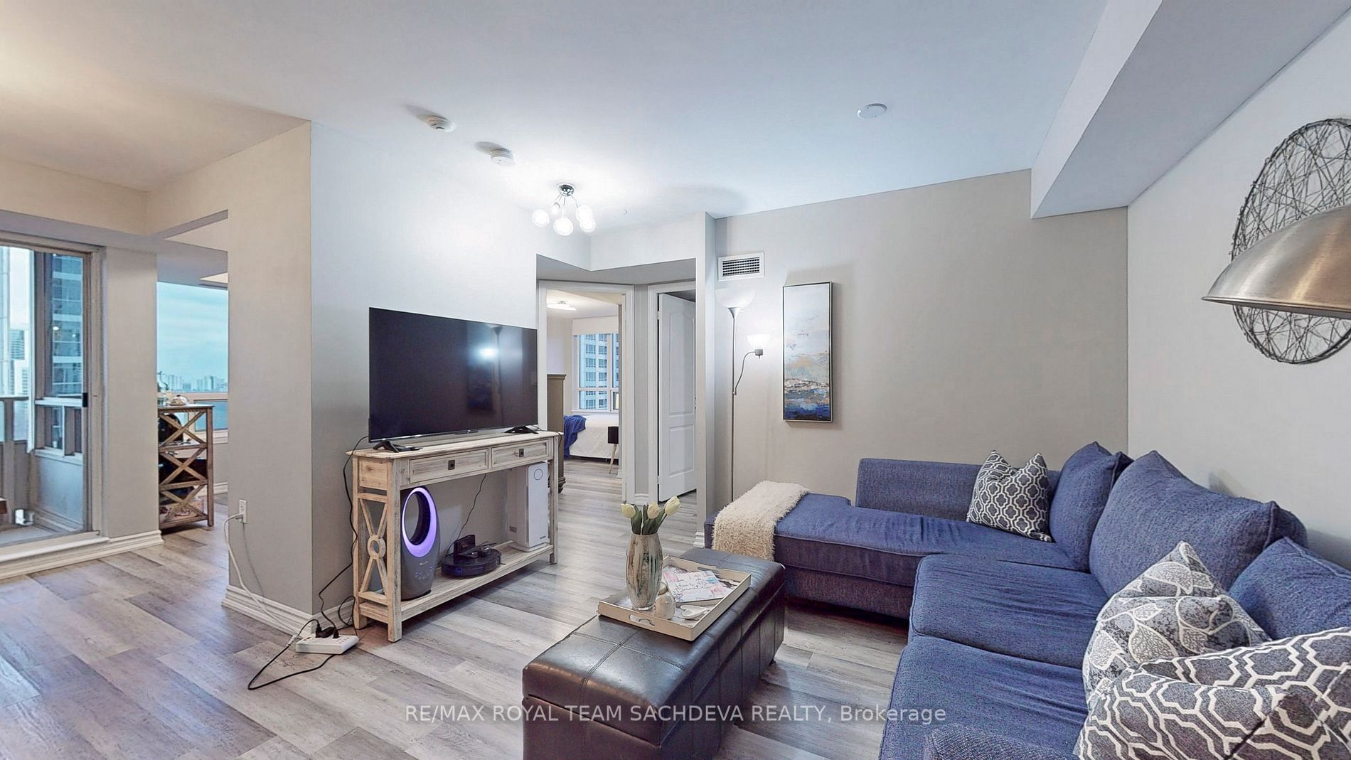 2 Rean Dr, #1208