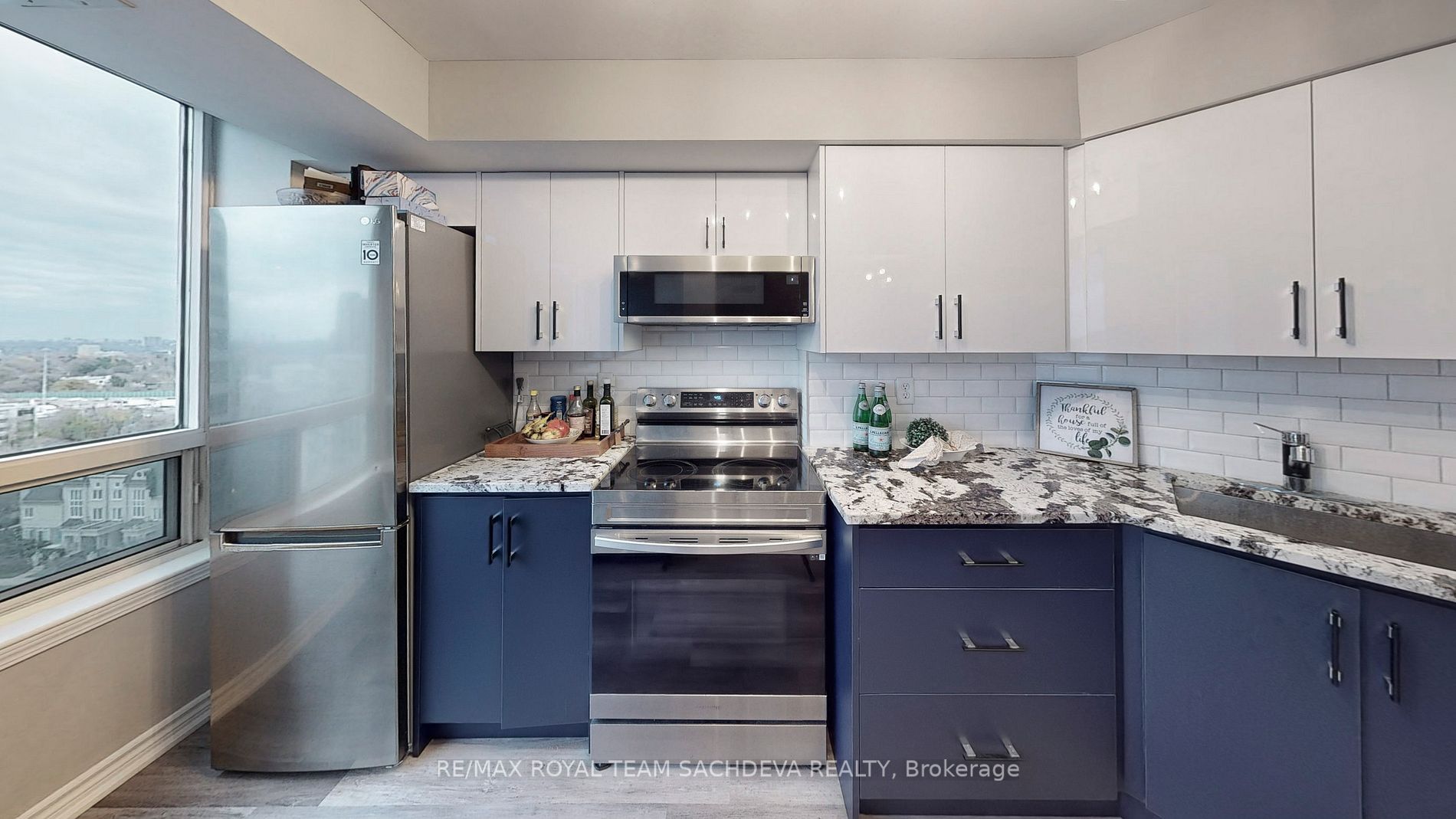 2 Rean Dr, #1208