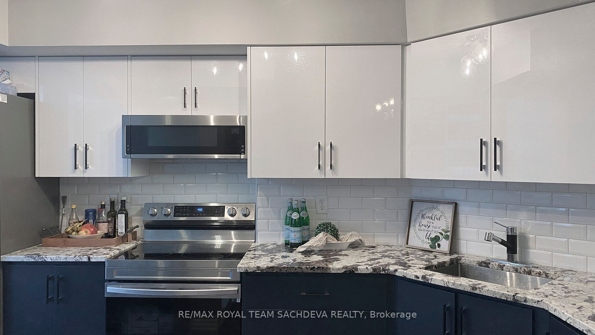 2 Rean Dr, #1208