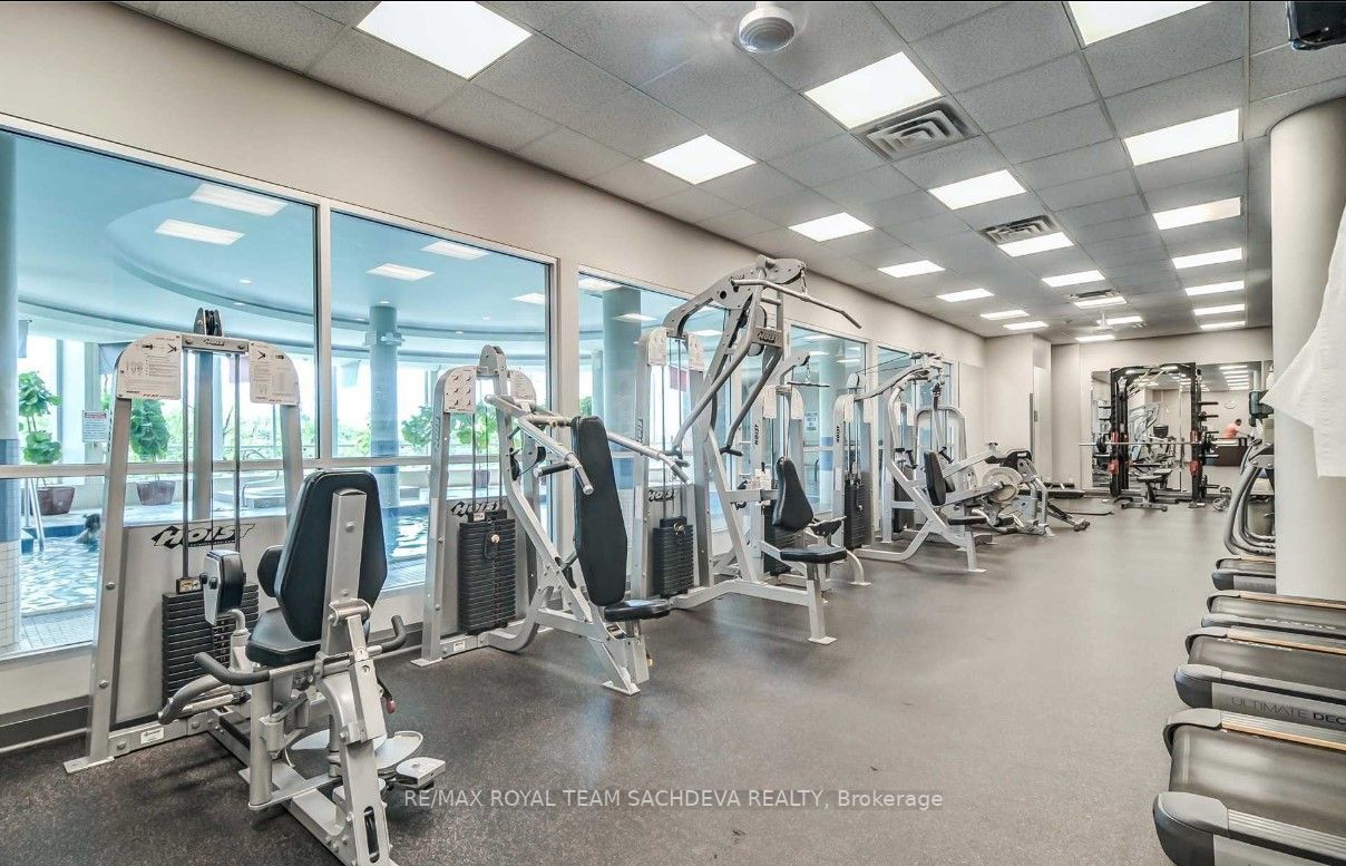 2 Rean Dr, #1208