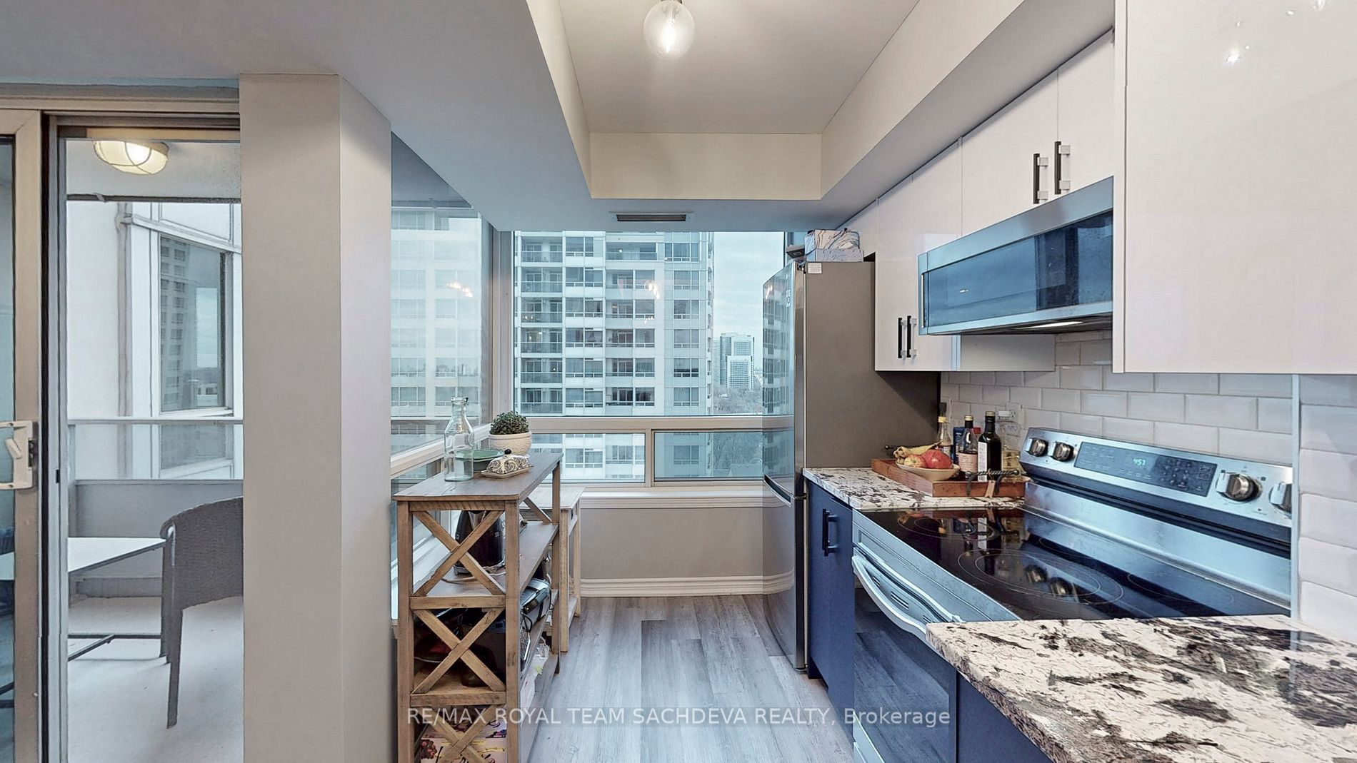 2 Rean Dr, #1208