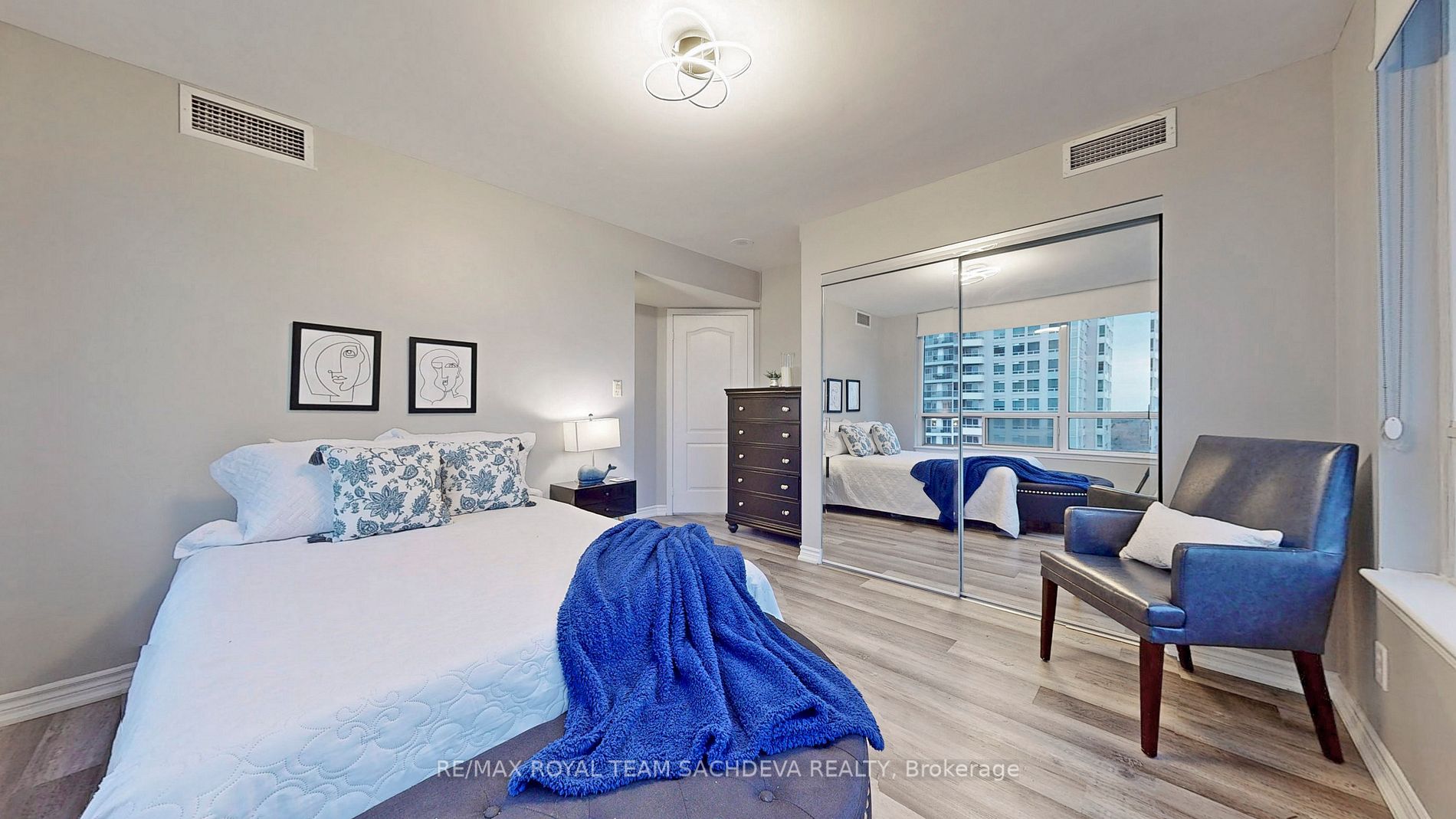 2 Rean Dr, #1208