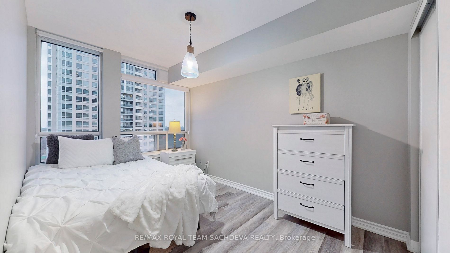 2 Rean Dr, #1208