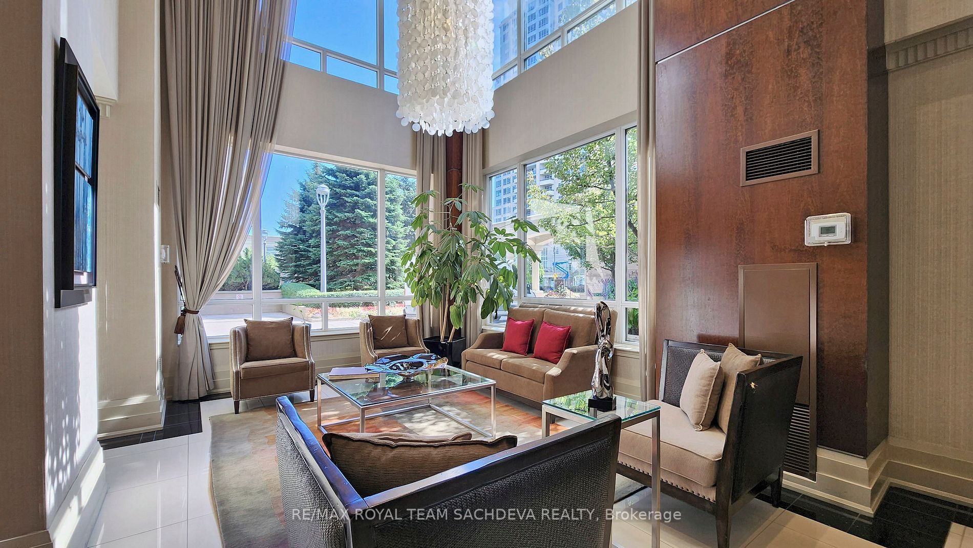 2 Rean Dr, #1208