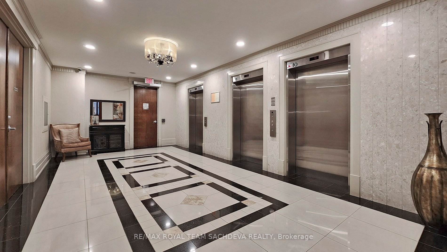2 Rean Dr, #1208