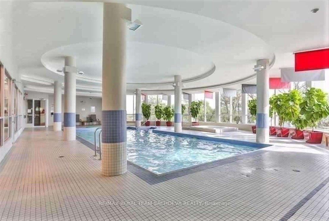 2 Rean Dr, #1208