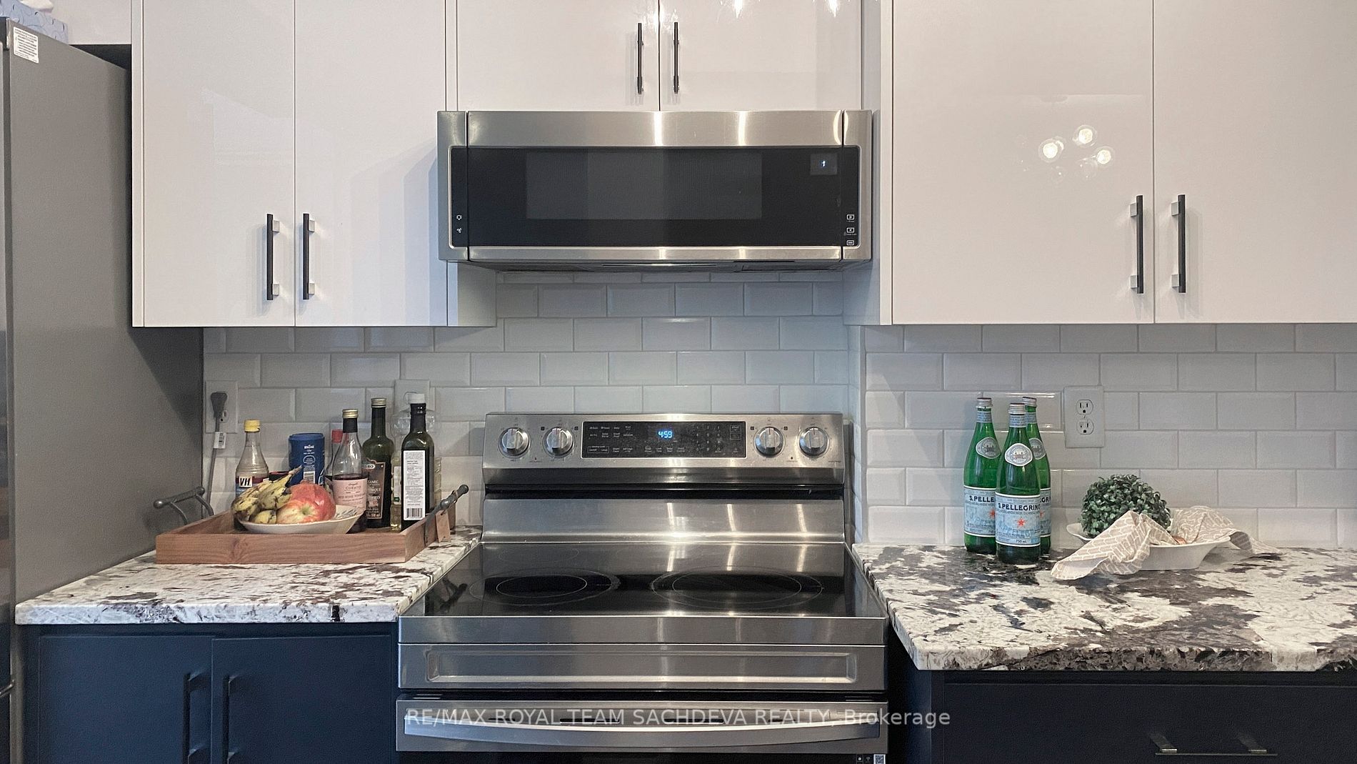 2 Rean Dr, #1208
