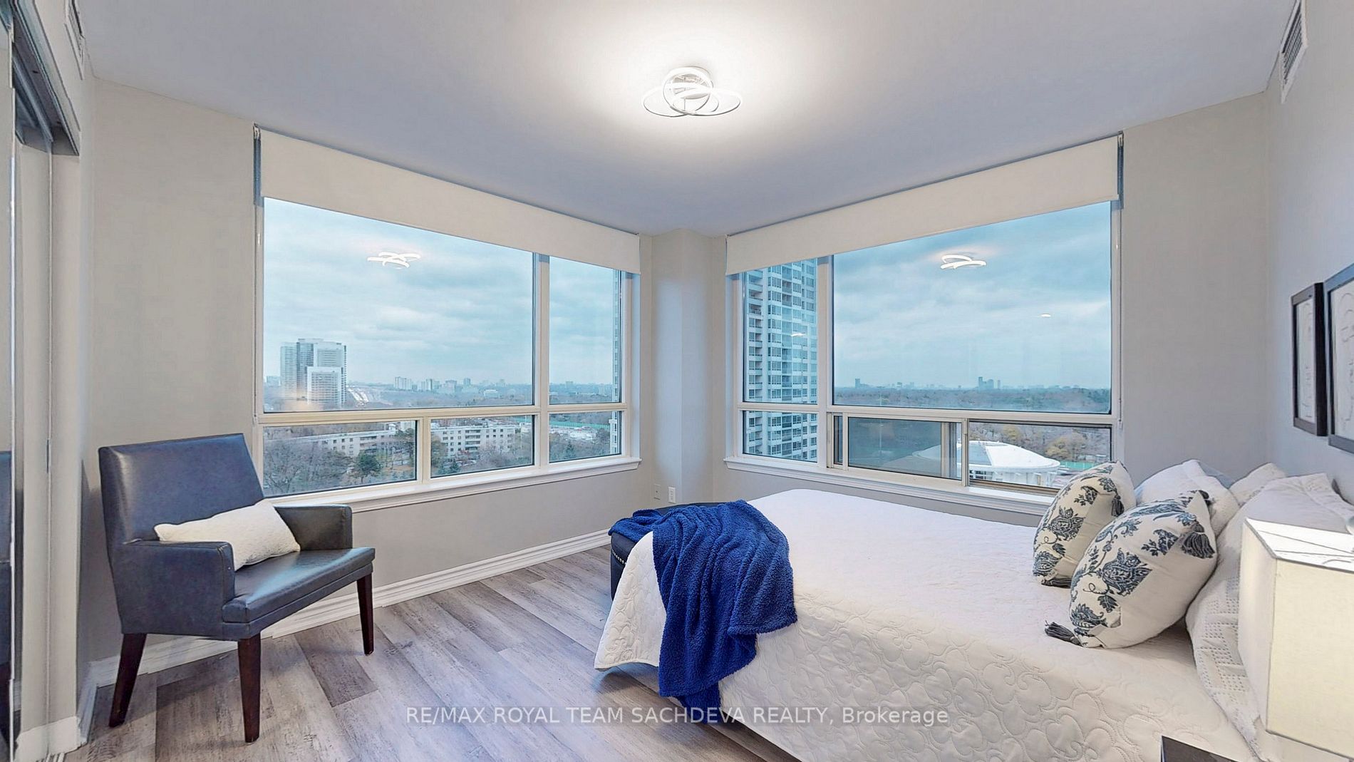 2 Rean Dr, #1208