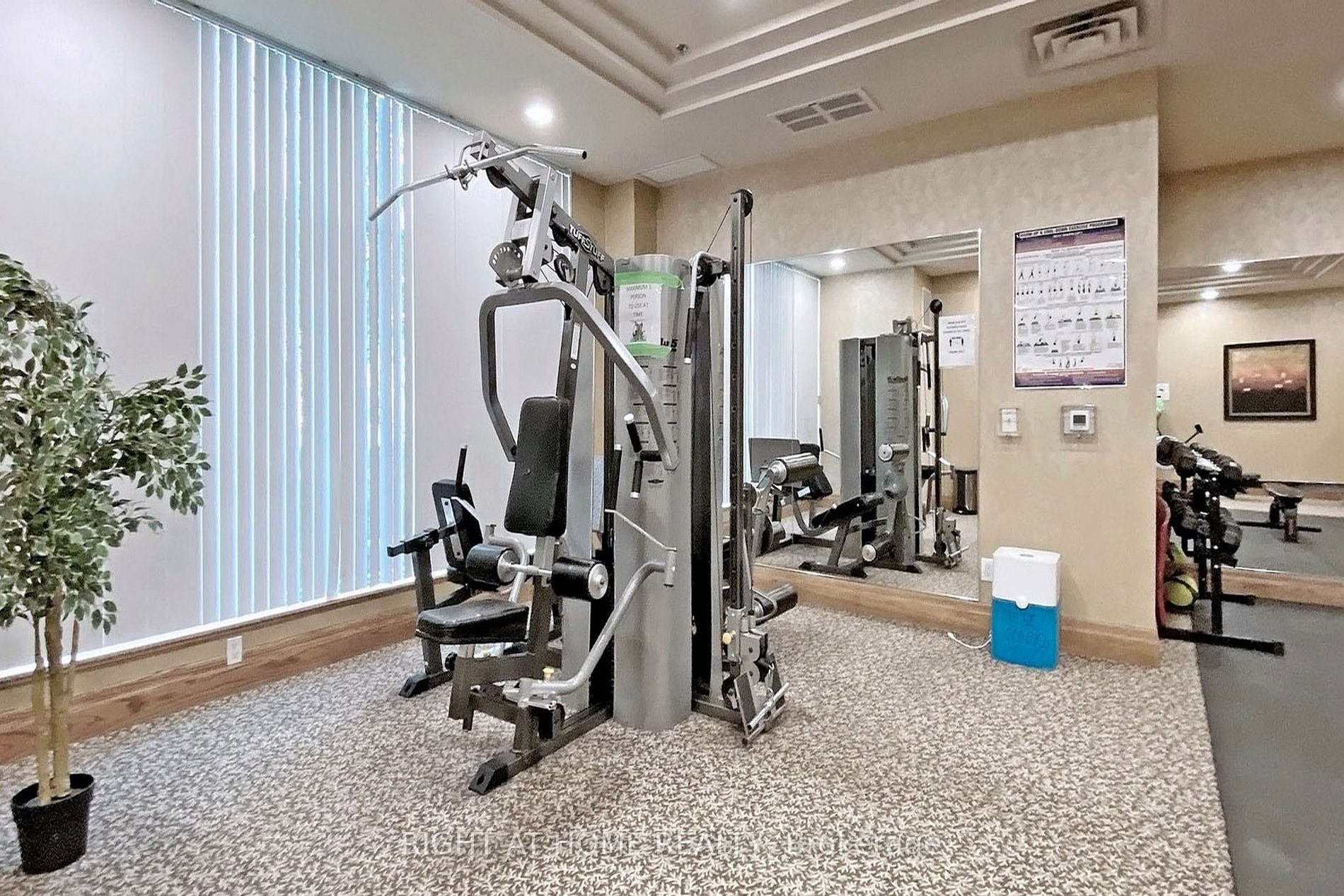 5500 Yonge St, #1002