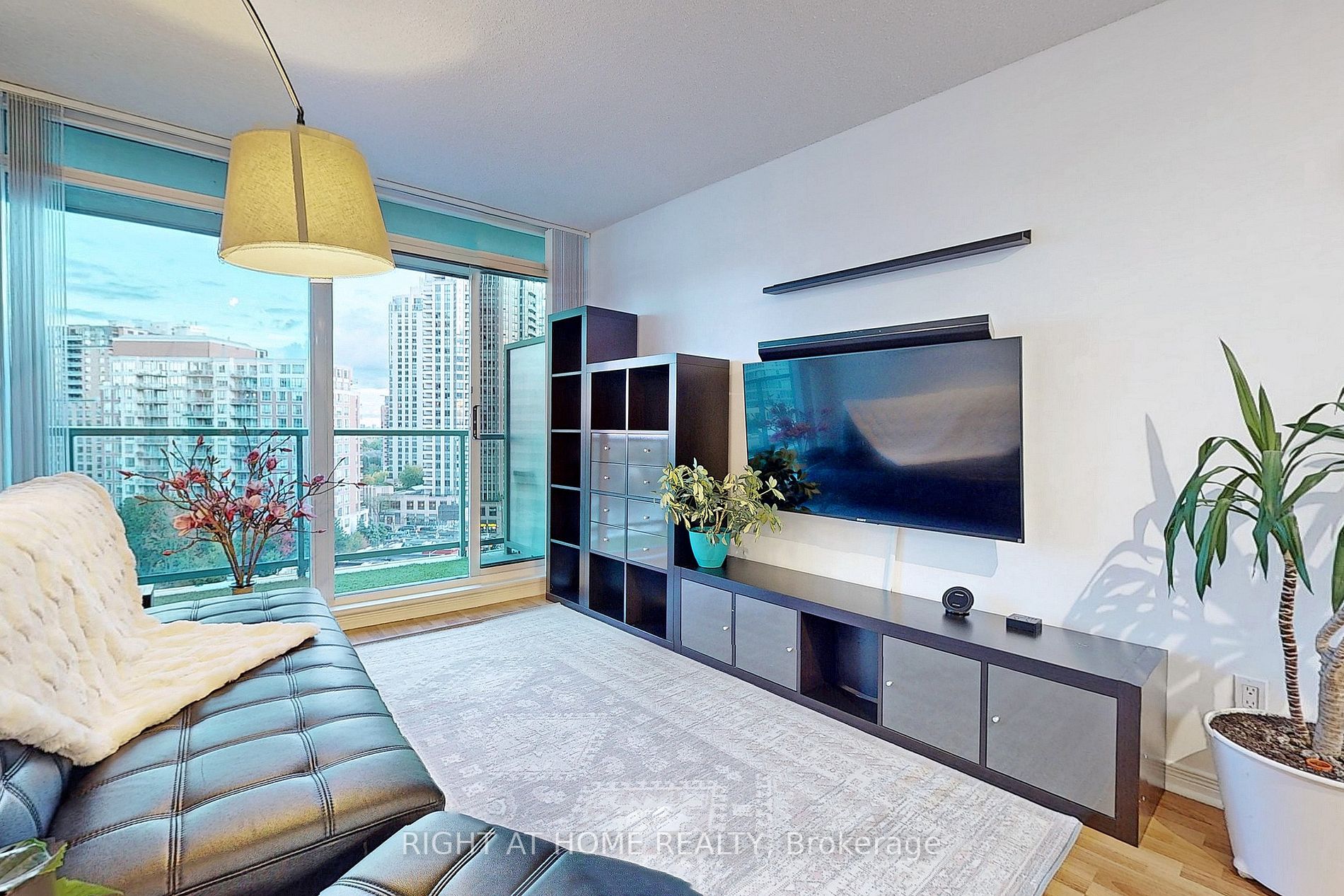 5500 Yonge St, #1002