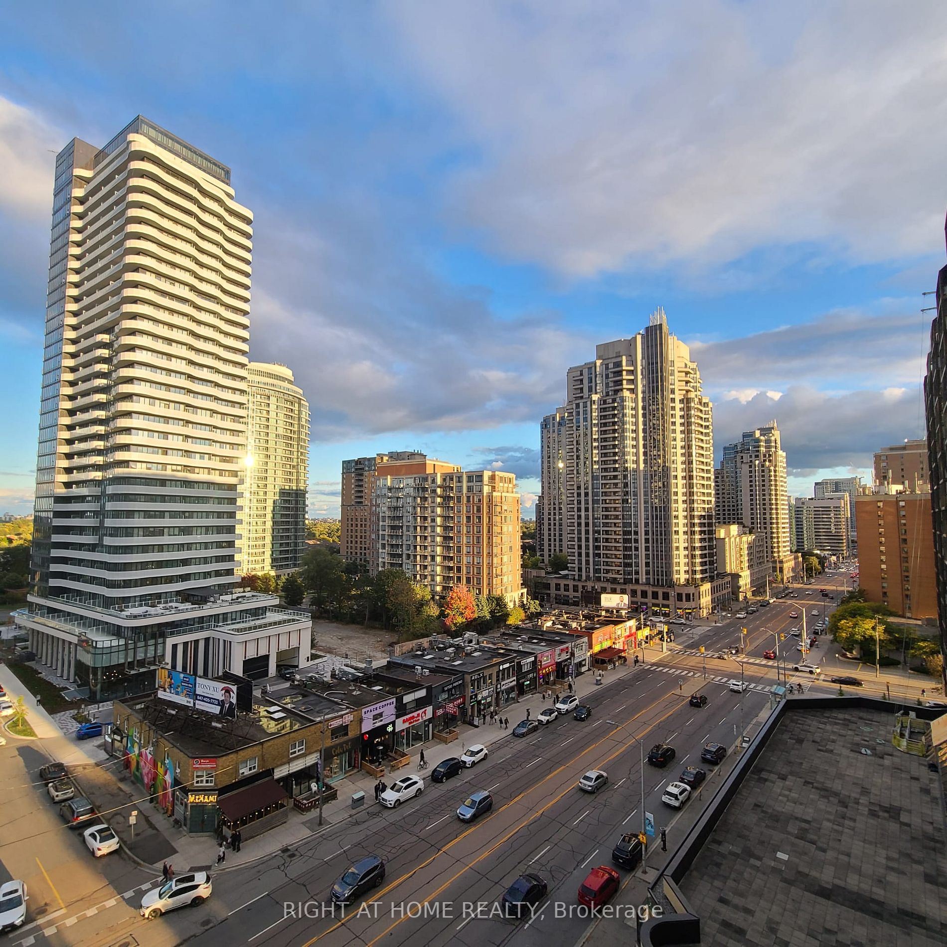 5500 Yonge St, #1002