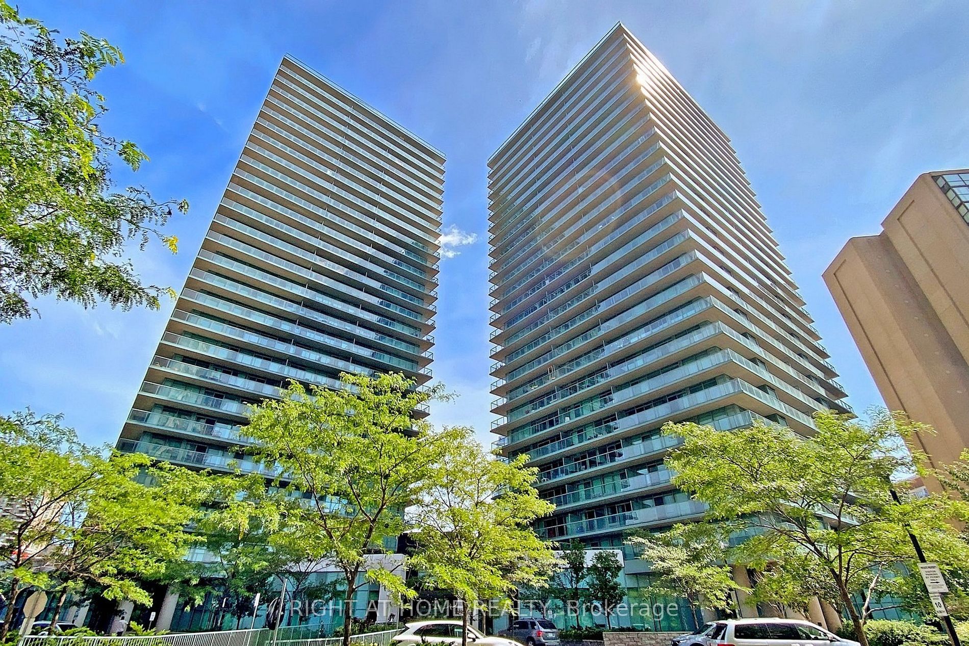 5500 Yonge St, #1002