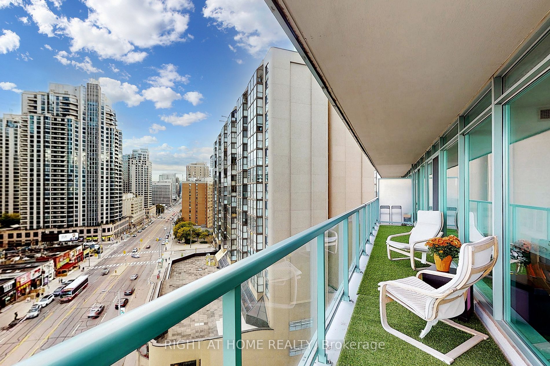 5500 Yonge St, #1002