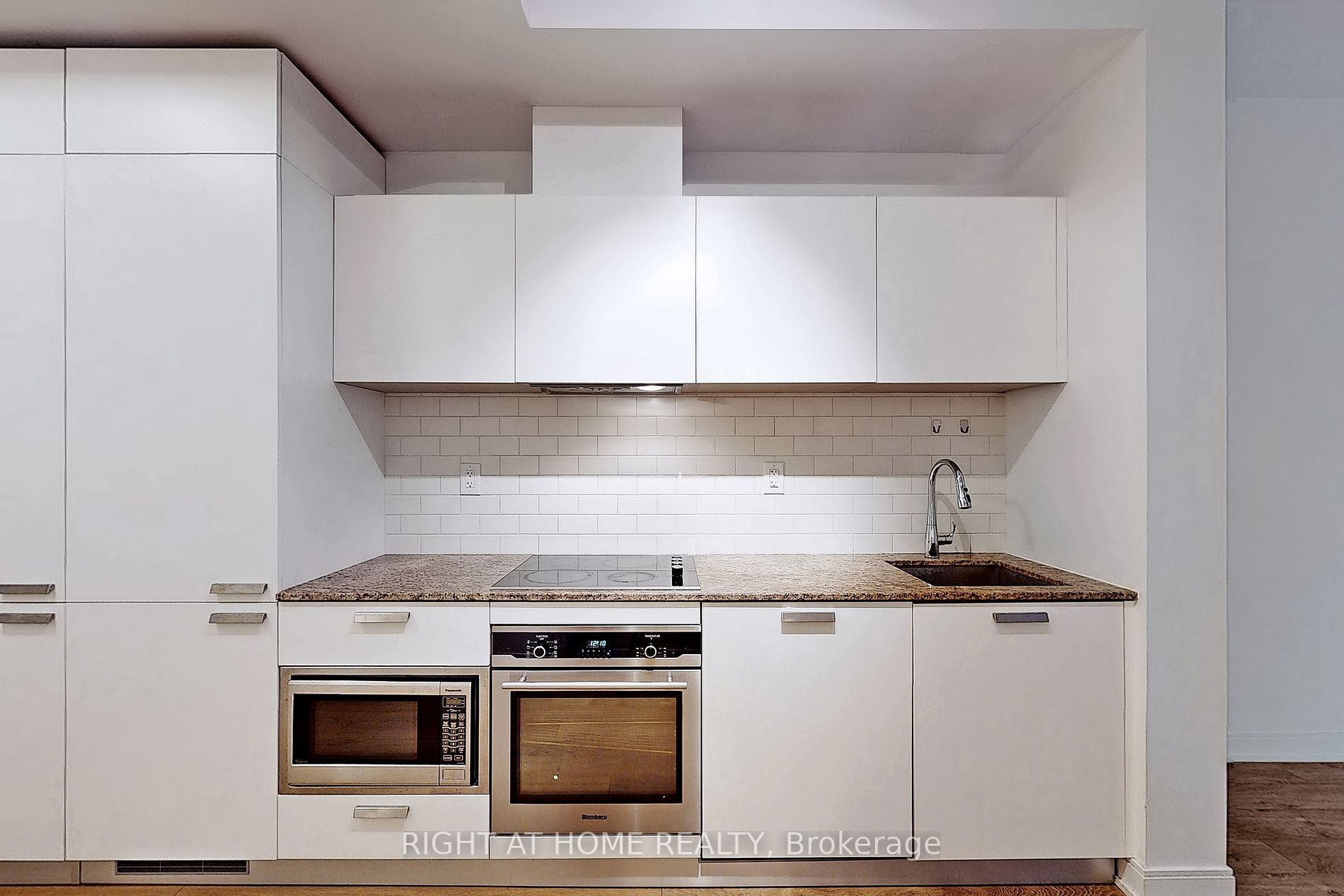 50 Charles St E, #2607