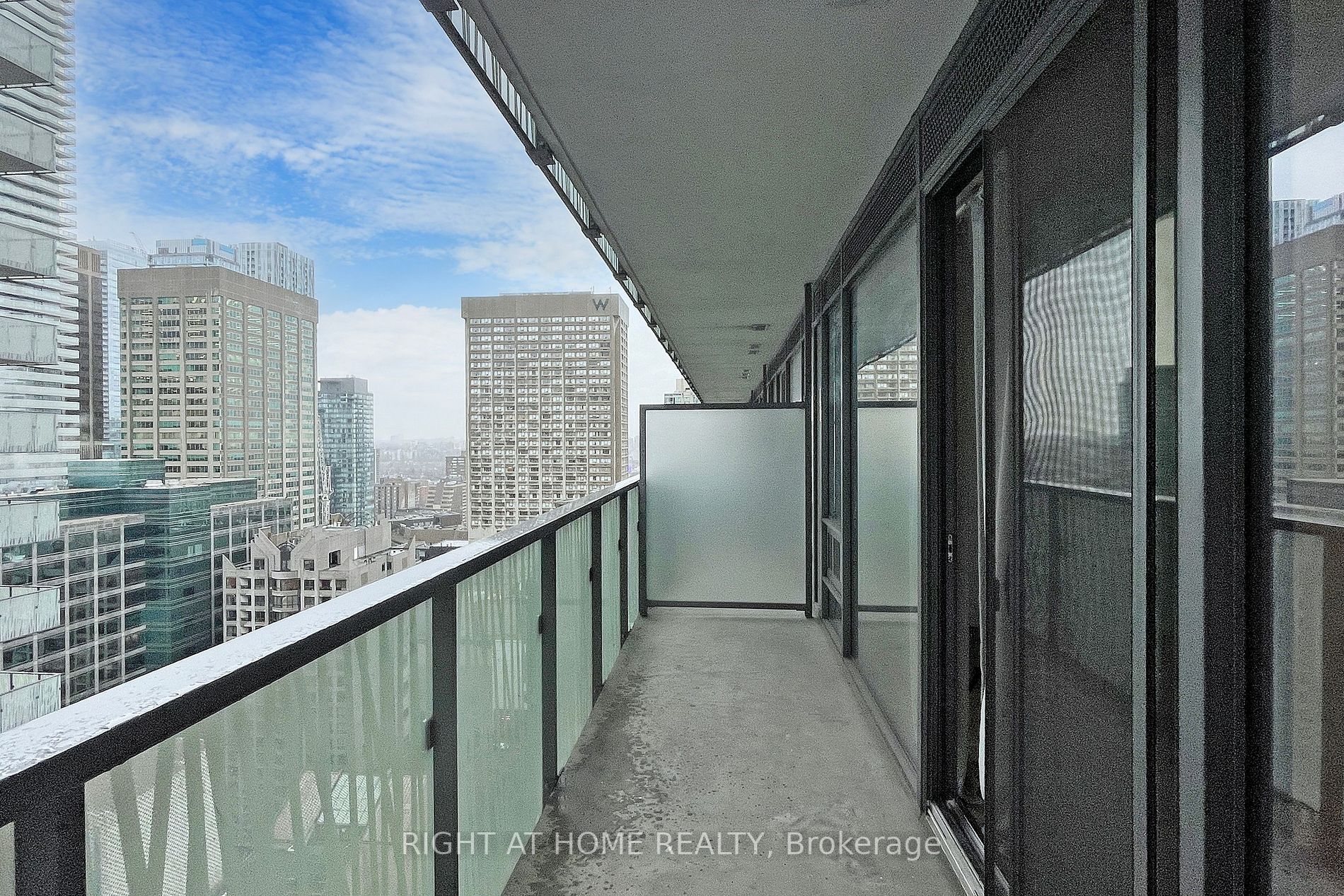 50 Charles St E, #2607
