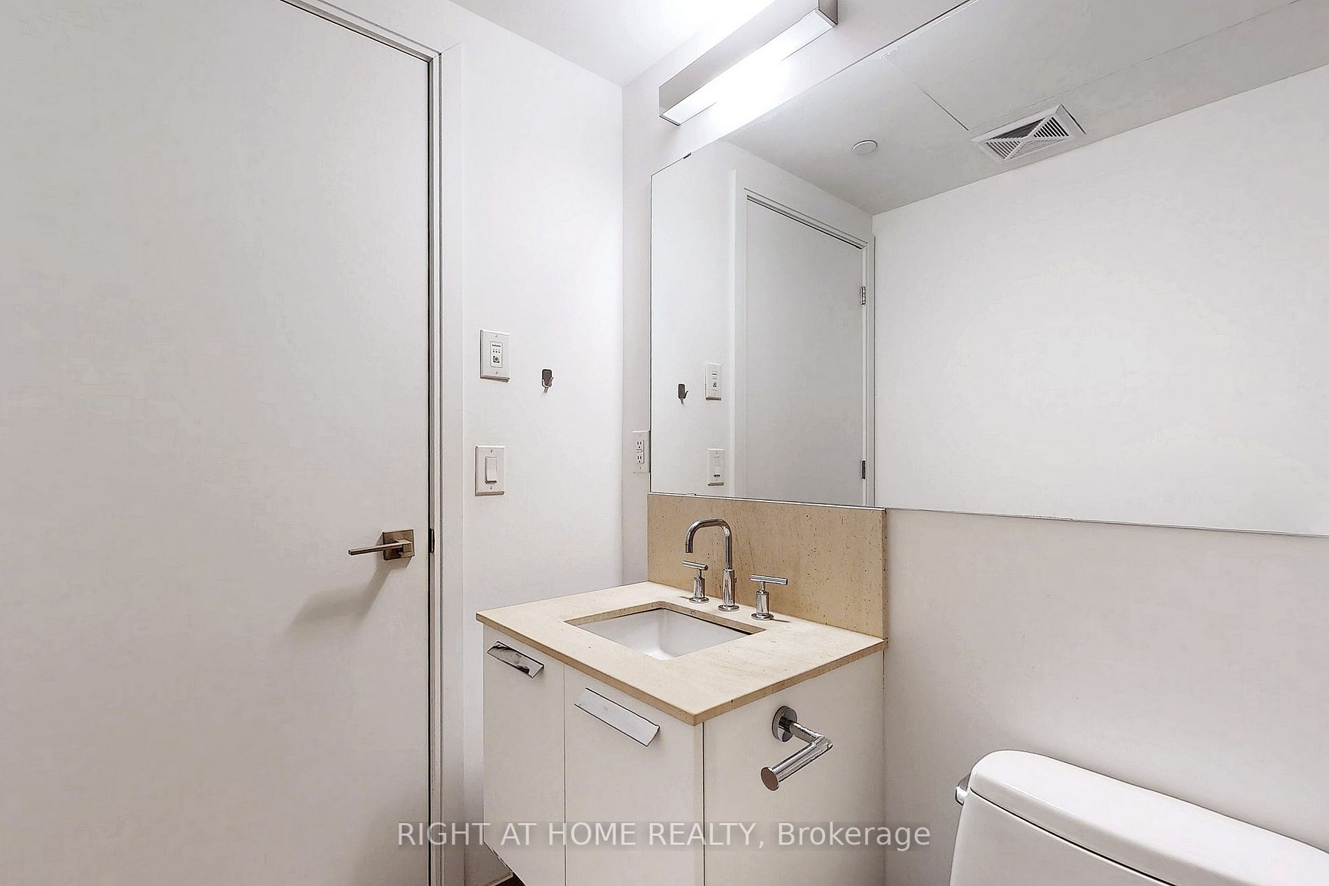 50 Charles St E, #2607