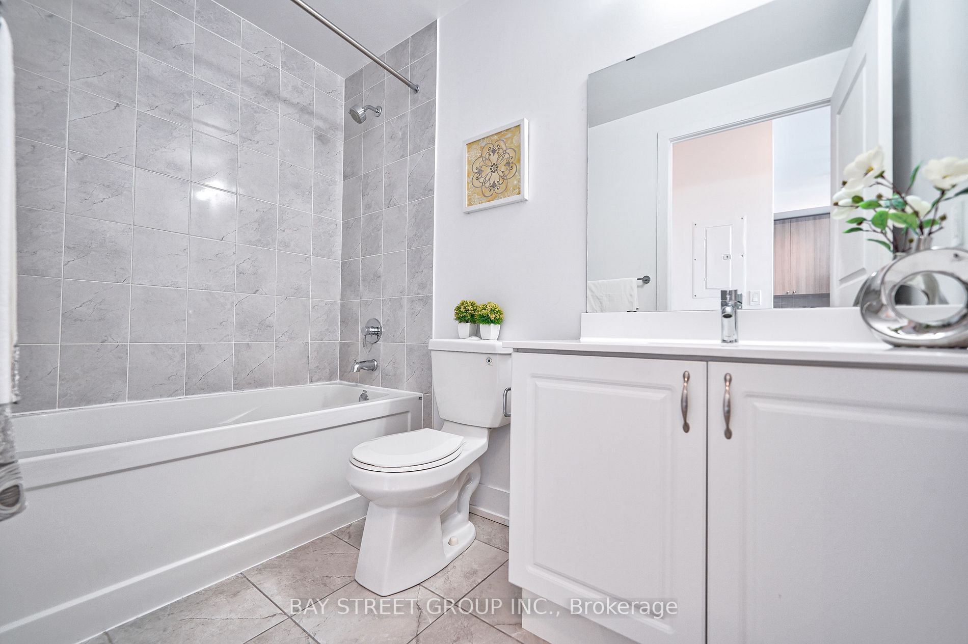 68 Merton St, #909