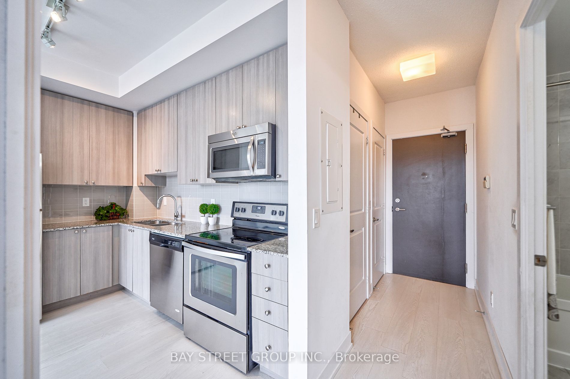 68 Merton St, #909