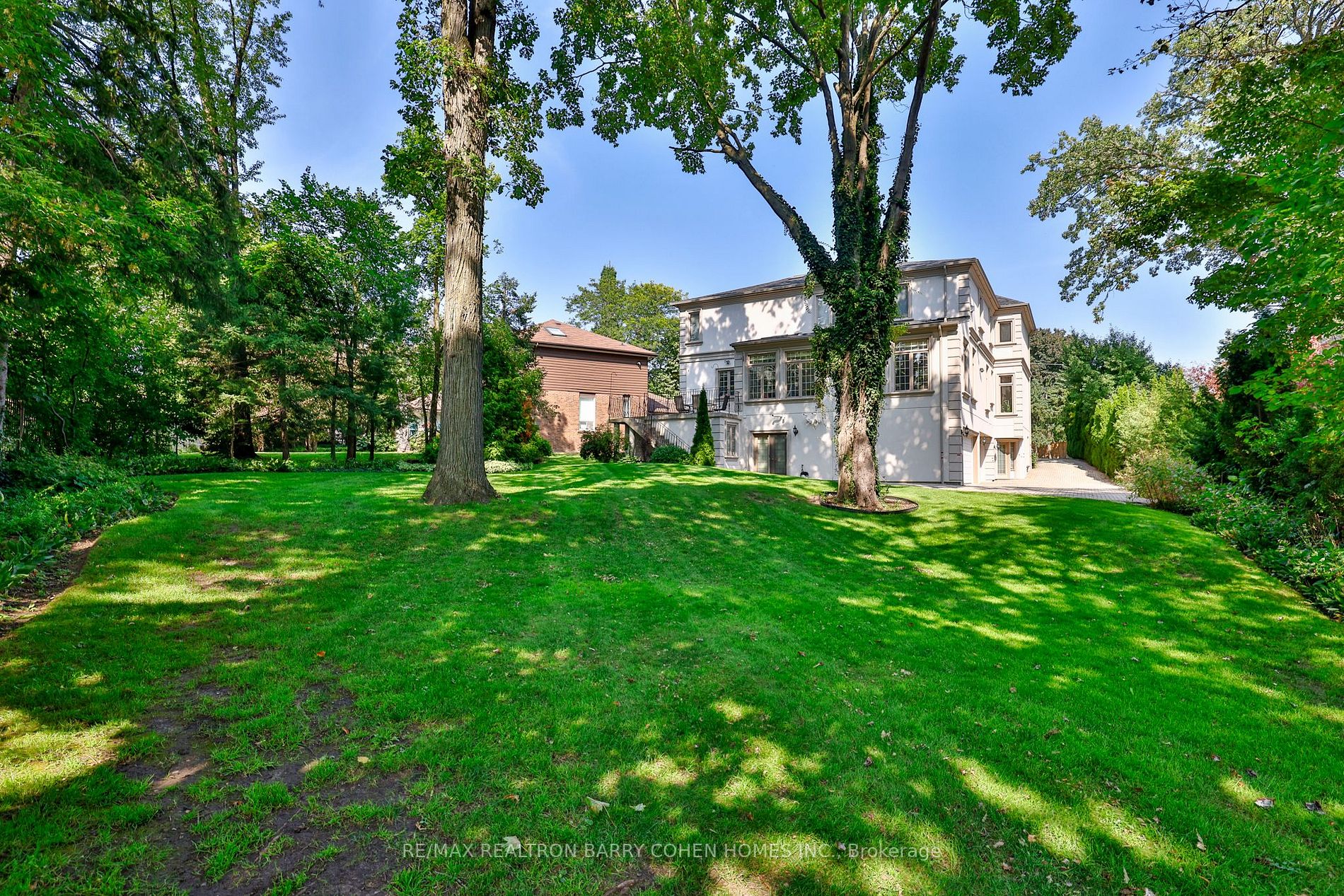 17 Paddock Court