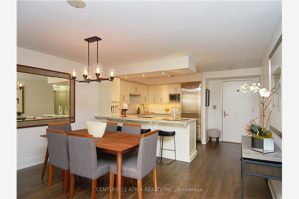 123 Eglinton Ave E, Toronto