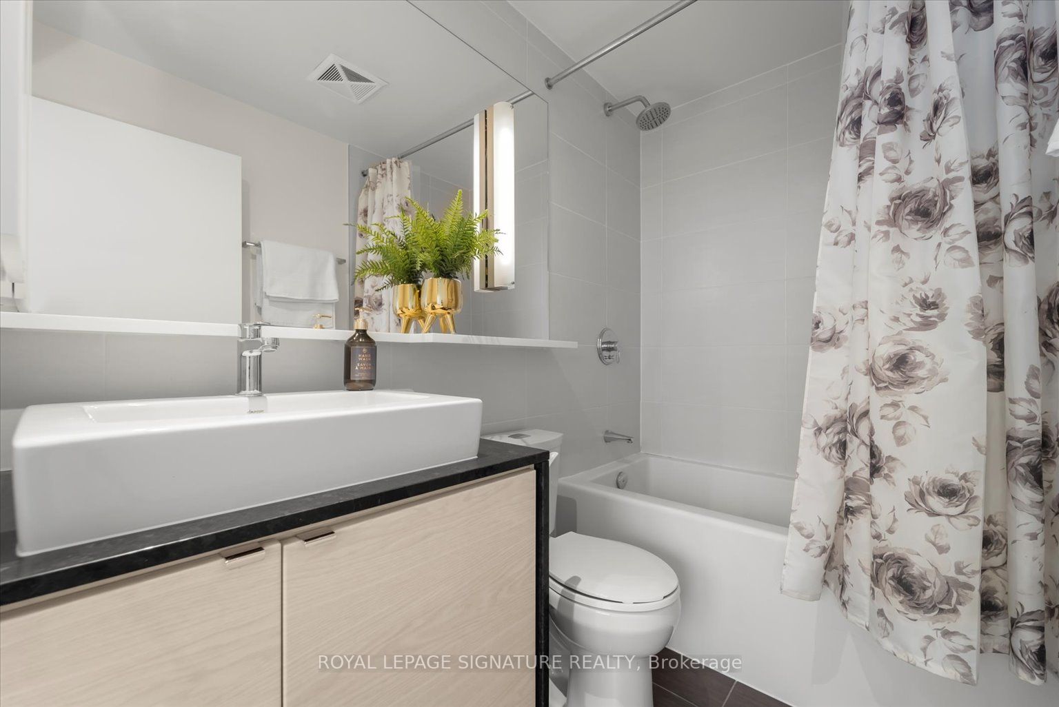 121 McMahon Drive, #3517