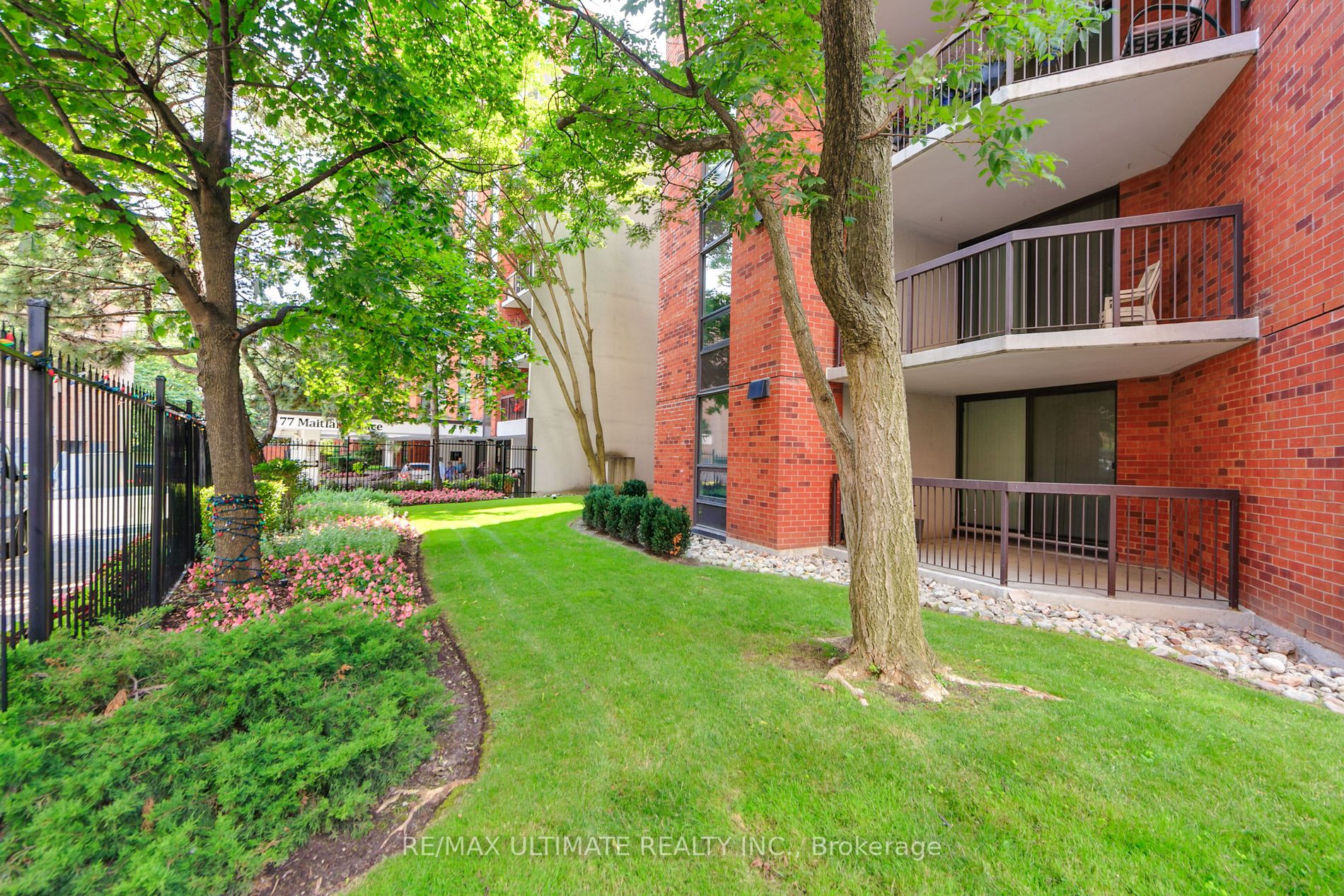 77 Maitland Pl, #1203
