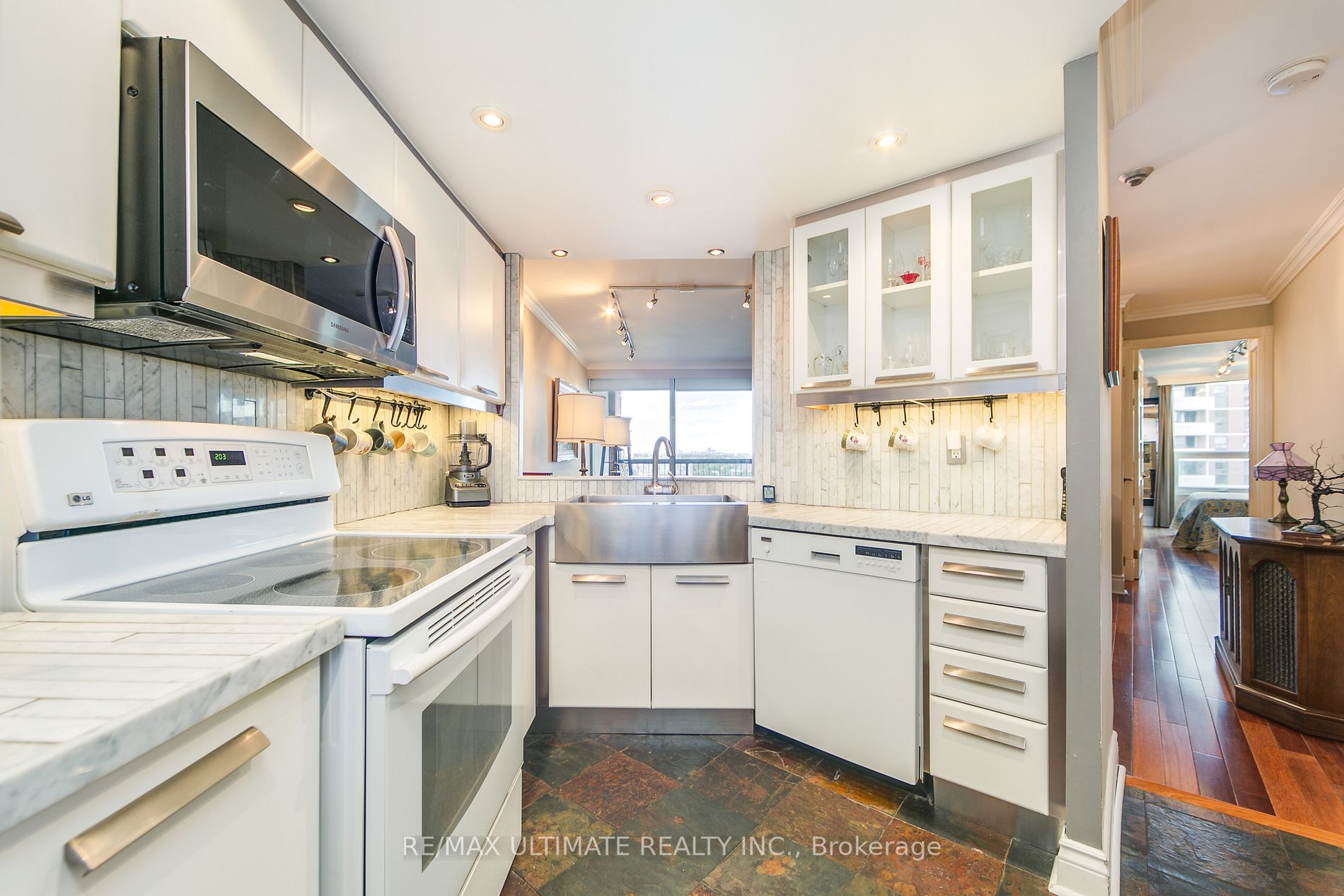 77 Maitland Pl, #1203
