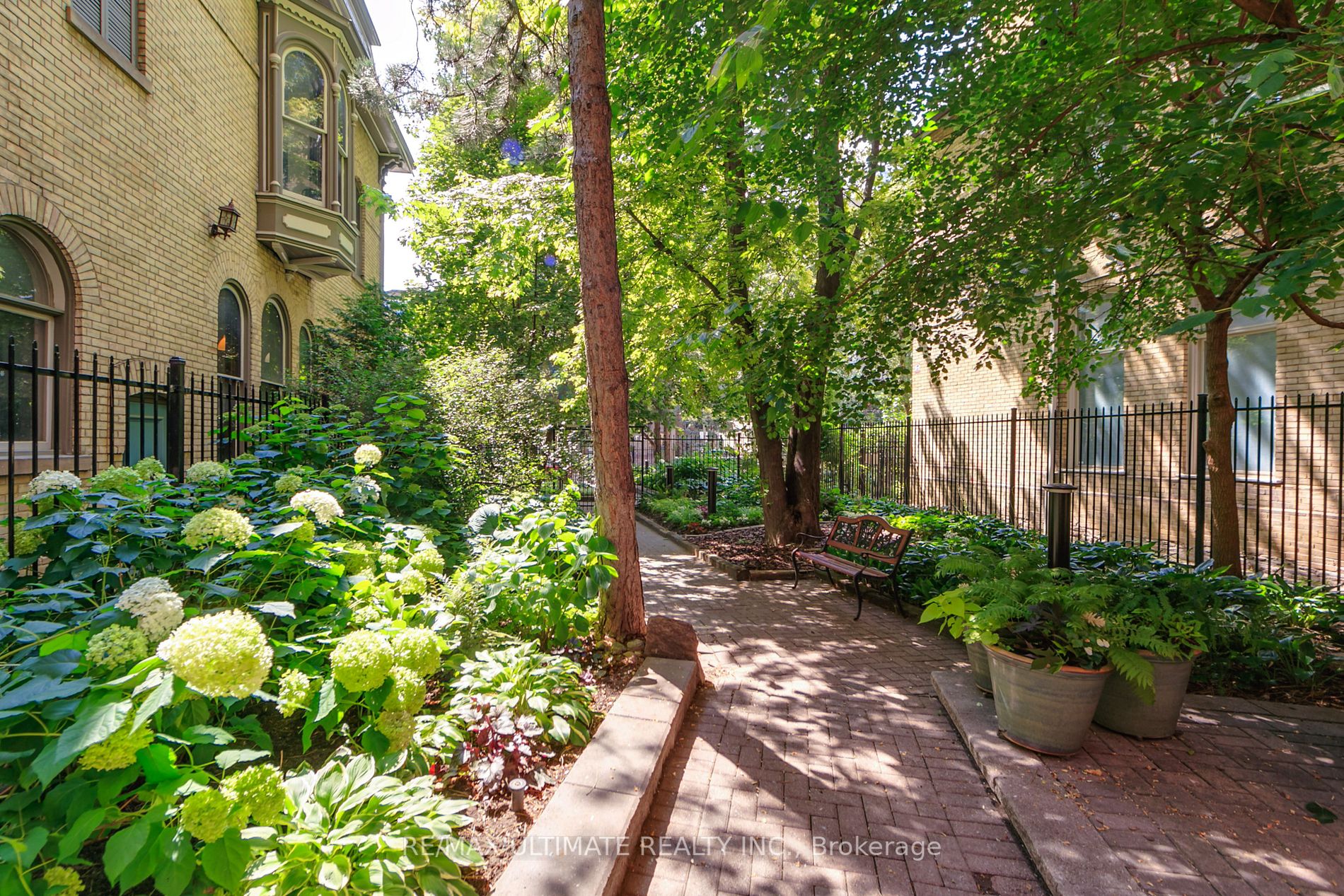 77 Maitland Pl, #1203