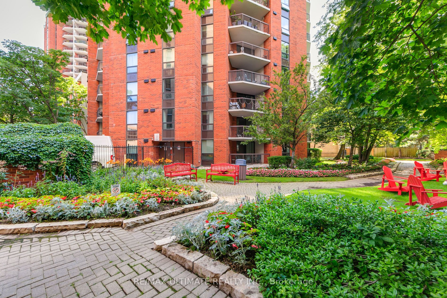77 Maitland Pl, #1203