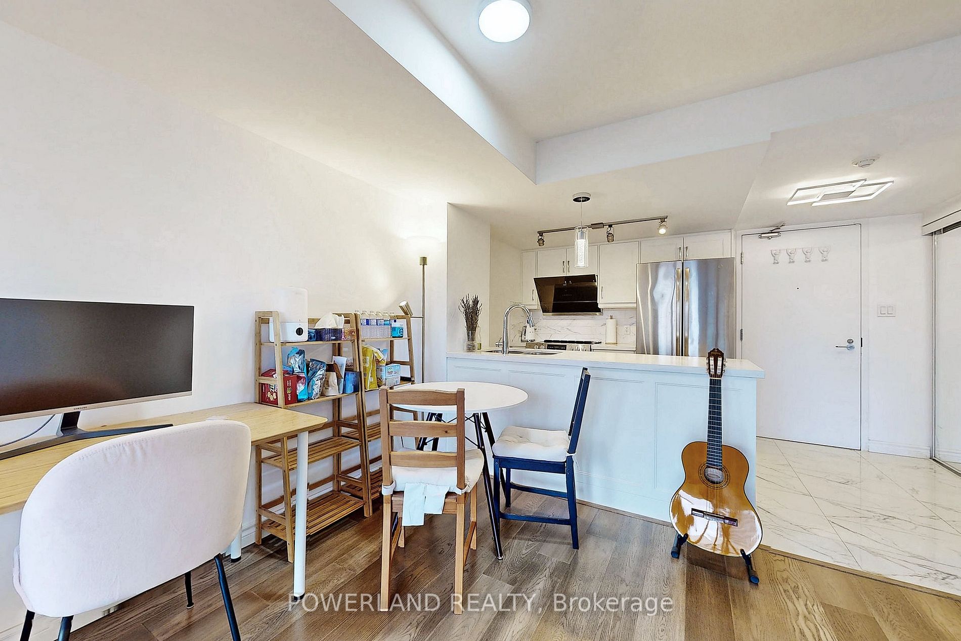 37 Grosvenor St, #2004
