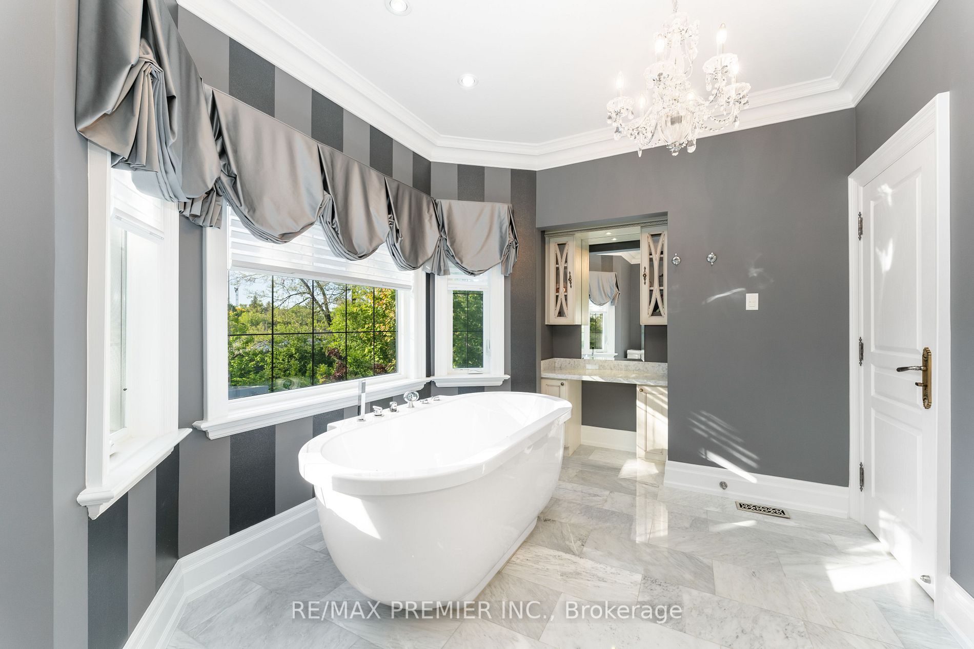 142 Upper Canada Drive