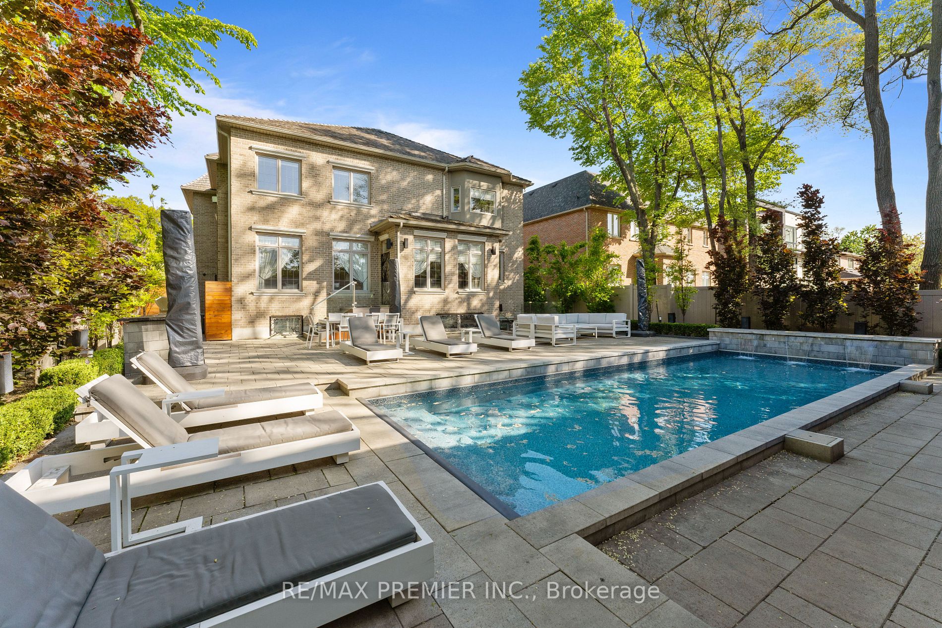142 Upper Canada Drive
