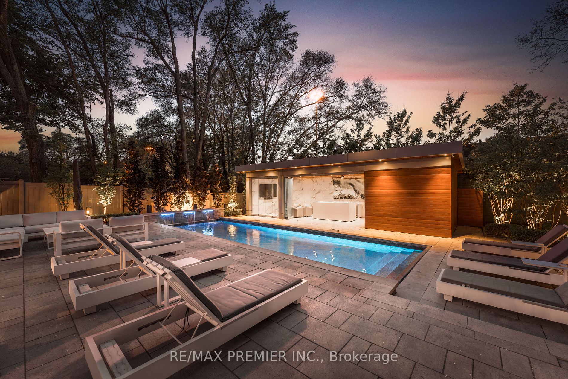 142 Upper Canada Drive