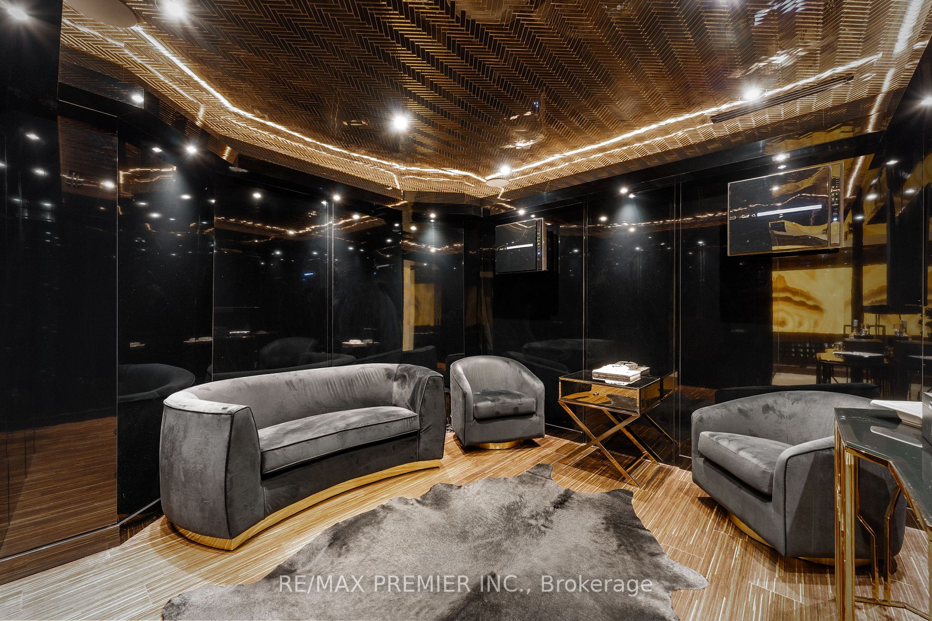 142 Upper Canada Drive