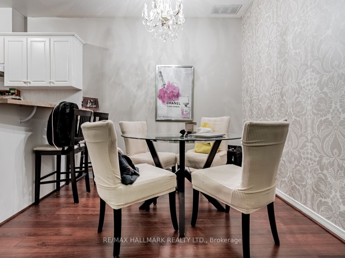 393 King Street W, #605