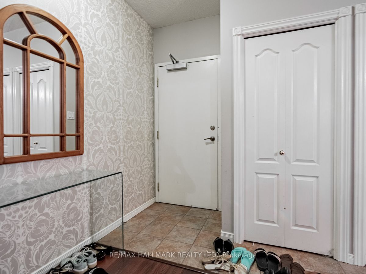 393 King Street W, #605