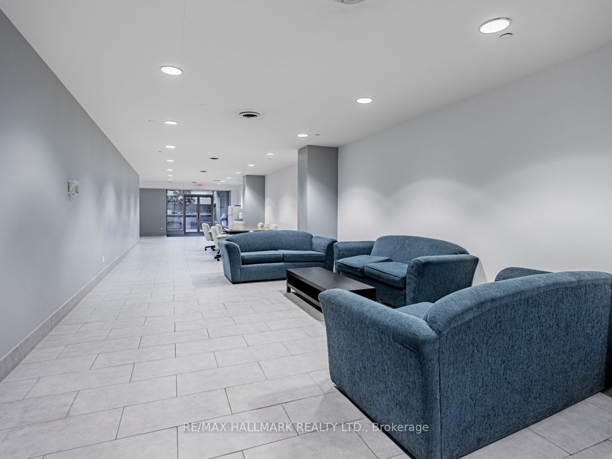 393 King Street W, #605