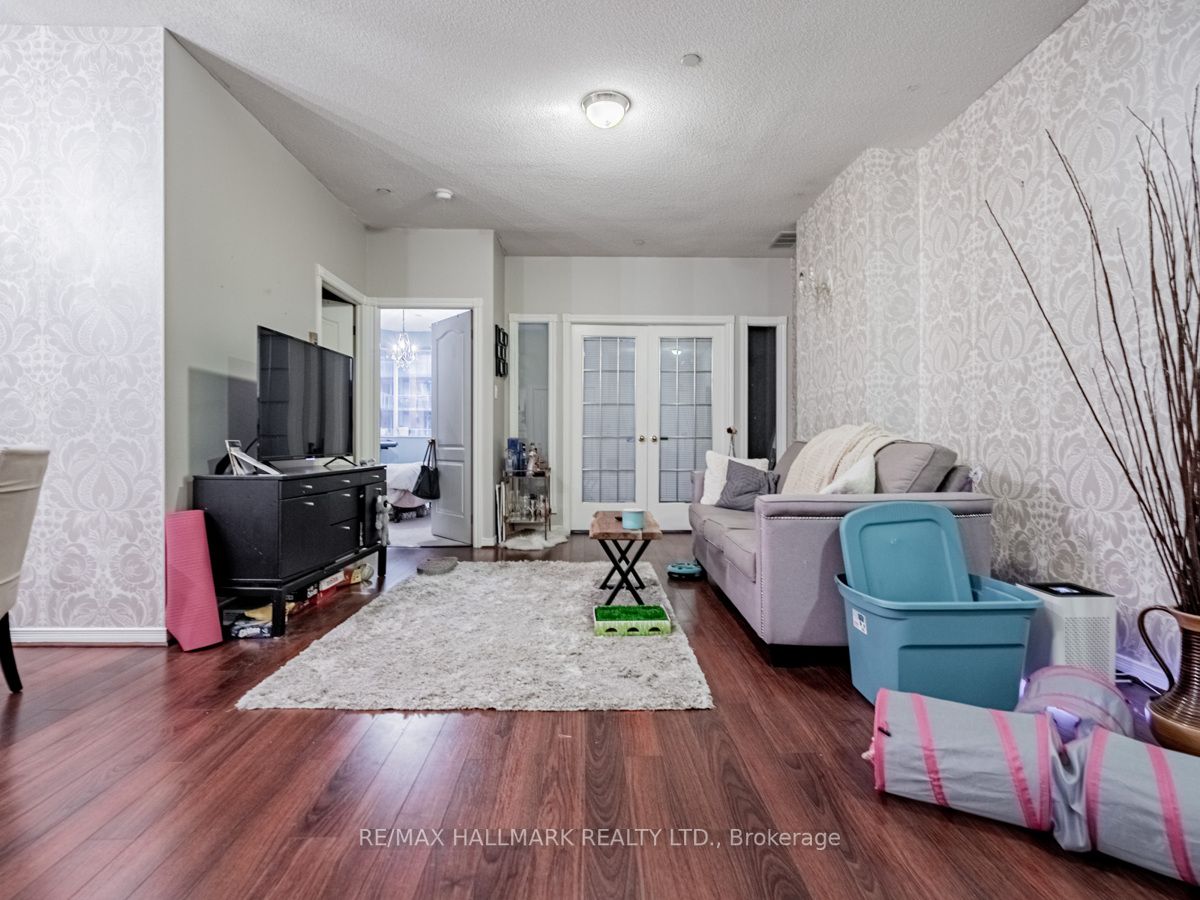 393 King Street W, #605