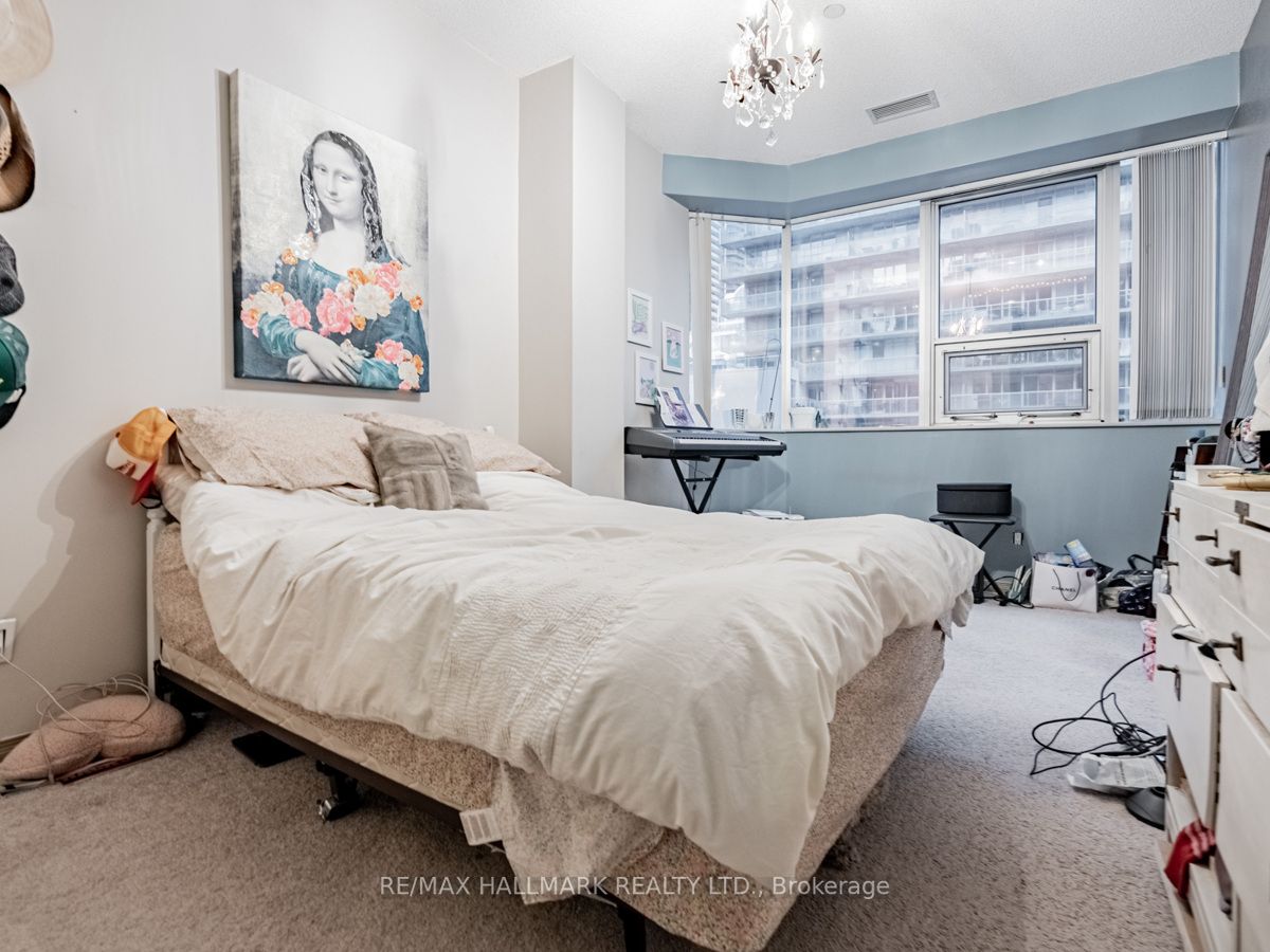 393 King Street W, #605